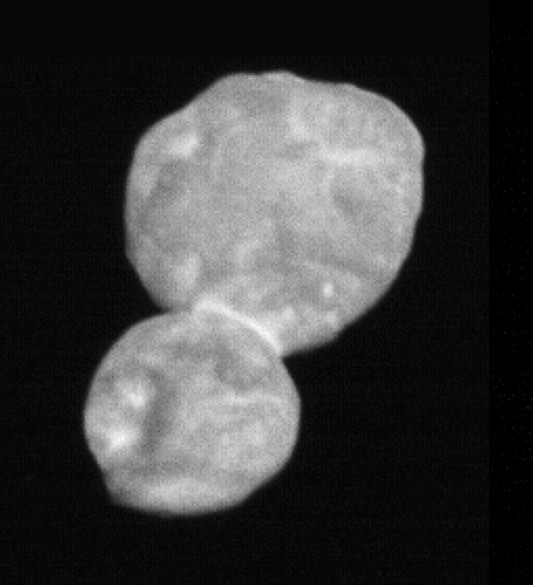 The Kuiper Belt Object 2014 MU69 — nicknamed “Ultima Thule” — appears as a dual-lobe contact binary in this photo captured by NASA’s New Horizons spacecraft at a distance of around 18,000 miles (28,000 kilometers). Credit: NASA/SWRI/JHUAPL