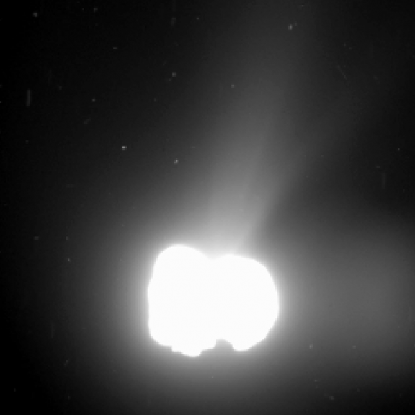 фото Чурюмова-Герасименко 2 августа с целью показать активность ядра кометы. Выдержка составила 330 секунд