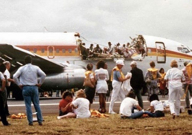 Aloha Airlines Flight 243 (AQ 243, AAH 243)