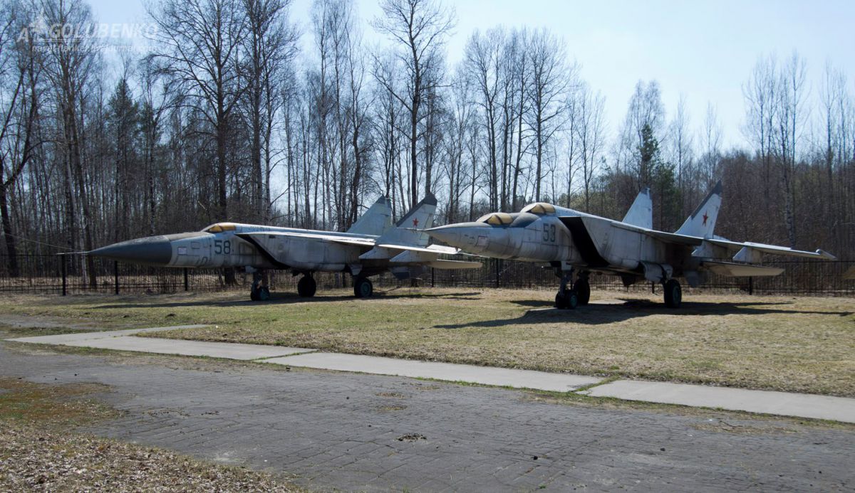МиГ-25П и МиГ-25ПУ