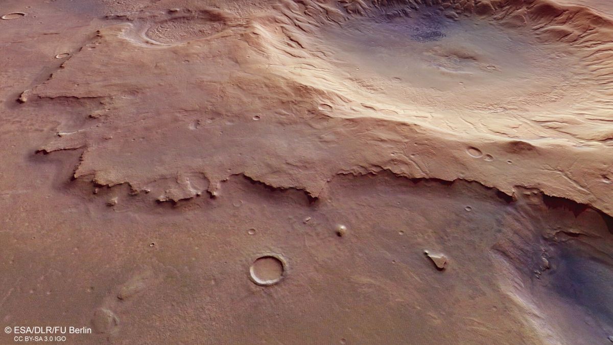 Mars Express spies a nameless and ancient impact crater 1